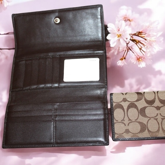 Coach Hamptons Signature Canvas Long Wallet with Checkbook - EUC - Picture 12 of 15